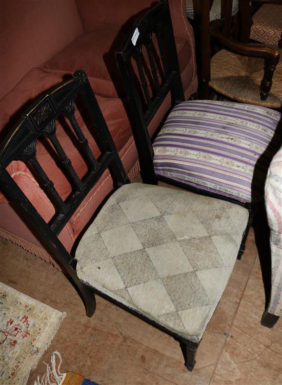 Pair chairs (-)